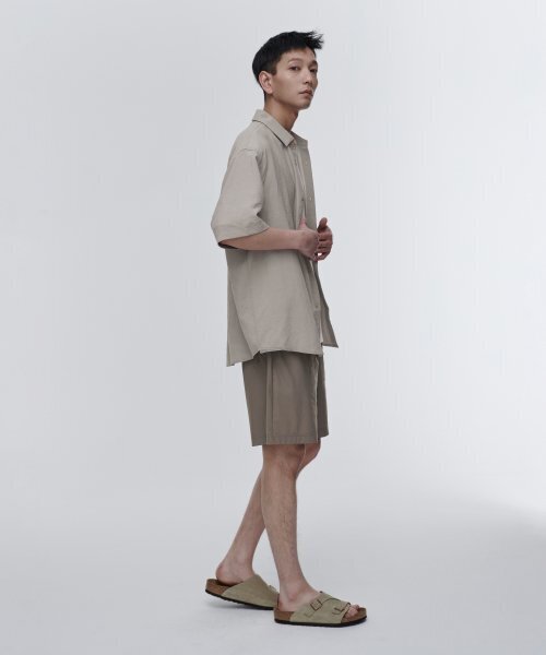 MUSINSA STANDARD（ムシンサスタンダード）の「リラックスドリネンライク半袖シャツ[ライトベージュ]（シャツ/ブラウス・メンズ・その他・SMALL/MEDIUM/LARGE/X-LARGE/XX-LARGE）」の5枚目の写真