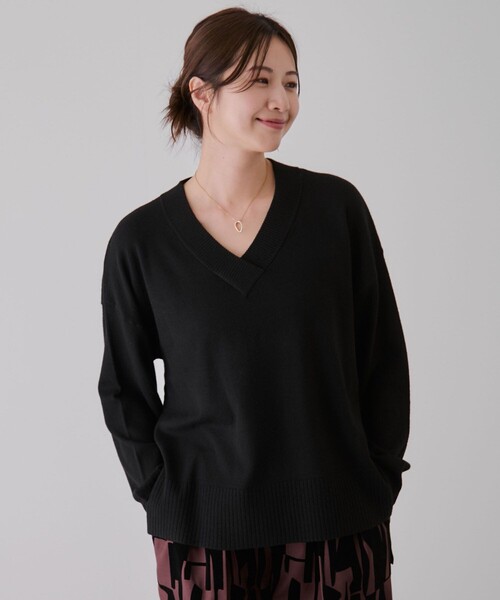 Jayro(ジャイロ)の「もちもちVネックニット(ニット/セーター・レディース・ブラック/グレー/レッド/ホワイト系その他・M)」の5枚目の写真