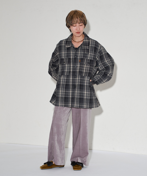 GRISE(グリーズ)の「GRISEワイドスクエアビッグリボンローファー(ローファー・レディース・ゴールド/カーキ/ブラック・23.5cm/24cm/24.5cm/25cm/22cm/22.5cm/23cm)」の13枚目の写真