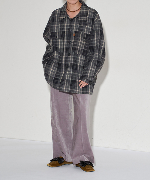 GRISE(グリーズ)の「GRISEワイドスクエアビッグリボンローファー(ローファー・レディース・ゴールド/カーキ/ブラック・23.5cm/24cm/24.5cm/25cm/22cm/22.5cm/23cm)」の14枚目の写真