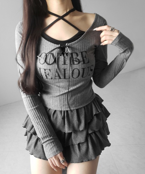 me+em select(ミームセレクト)の「【 クロスネックにできる2WAY 】レースアップフェイクレイヤードロゴカットソートップス / laceup fake layered logo cutsew tops(Tシャツ/カットソー・レディース・グレー/ホワイト/ブラック/ピンク・FREE)」の5枚目の写真