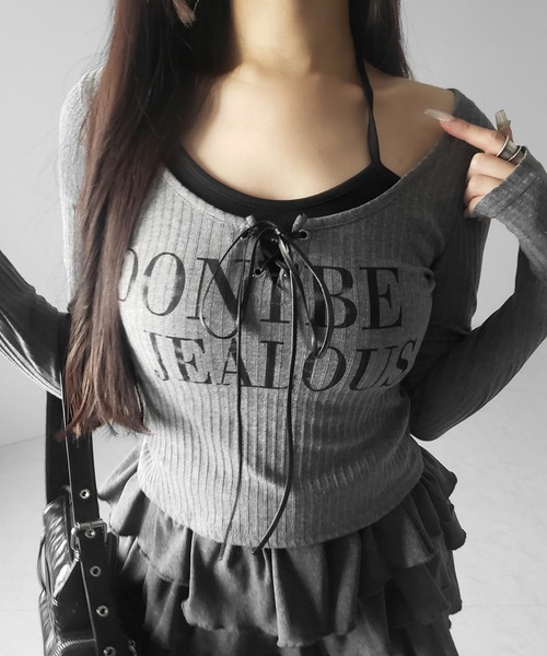 me+em select(ミームセレクト)の「【 クロスネックにできる2WAY 】レースアップフェイクレイヤードロゴカットソートップス / laceup fake layered logo cutsew tops(Tシャツ/カットソー・レディース・グレー/ホワイト/ブラック/ピンク・FREE)」の11枚目の写真