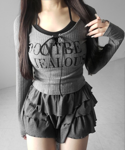 me+em select(ミームセレクト)の「【 クロスネックにできる2WAY 】レースアップフェイクレイヤードロゴカットソートップス / laceup fake layered logo cutsew tops(Tシャツ/カットソー・レディース・グレー/ホワイト/ブラック/ピンク・FREE)」の13枚目の写真