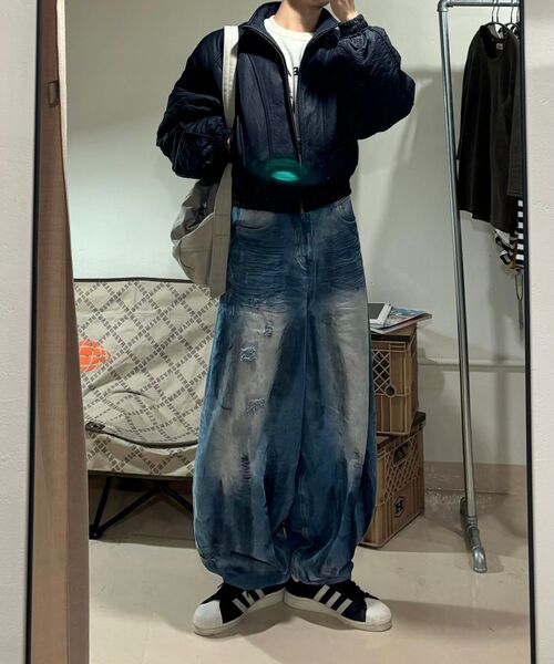 KICHUL(キチョル)の「DEEP OIL WASHED BALLOON DENIM PANTS (BLUE)(デニムパンツ・レディース・その他・X-SMALL/LARGE/SMALL/MEDIUM)」の11枚目の写真