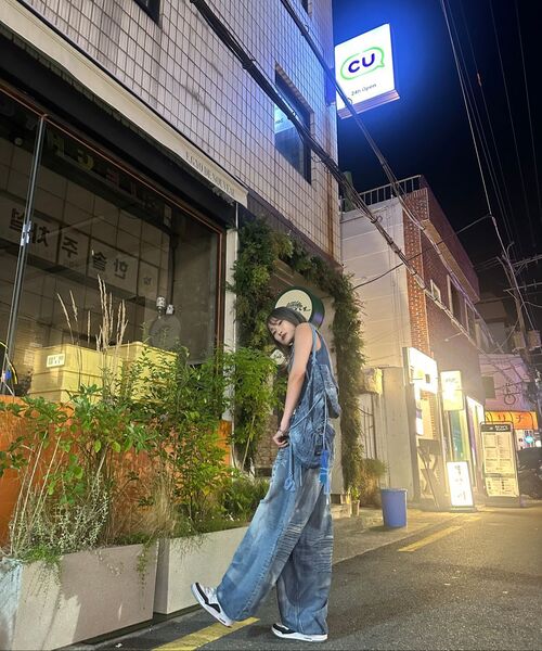 KICHUL(キチョル)の「DEEP OIL WASHED BALLOON DENIM PANTS (BLUE)(デニムパンツ・レディース・その他・X-SMALL/LARGE/SMALL/MEDIUM)」の12枚目の写真