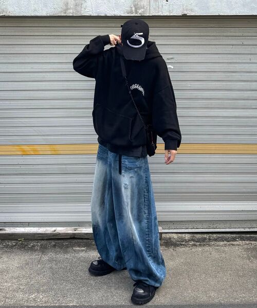 KICHUL(キチョル)の「DEEP OIL WASHED BALLOON DENIM PANTS (BLUE)(デニムパンツ・レディース・その他・X-SMALL/LARGE/SMALL/MEDIUM)」の15枚目の写真