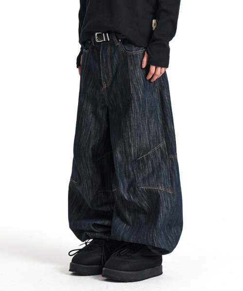 KICHUL(キチョル)の「FLOWING WAVE BALLOON DENIM PANTS (RAW INDIGO)(デニムパンツ・レディース・その他・MEDIUM/LARGE/X-SMALL/SMALL)」の2枚目の写真
