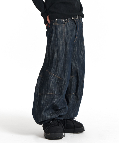 KICHUL(キチョル)の「FLOWING WAVE BALLOON DENIM PANTS (RAW INDIGO)(デニムパンツ・レディース・その他・MEDIUM/LARGE/X-SMALL/SMALL)」の3枚目の写真