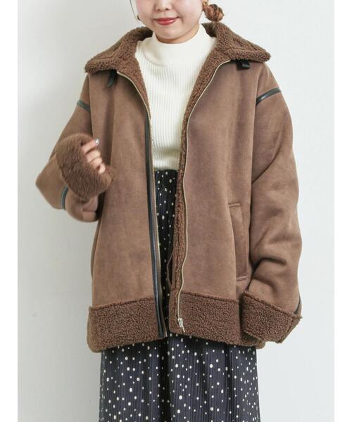 SM2（エスエムツー）の「フェイクムートンフライトジャケット（ノーカラージャケット・レディース・ベージュ/ブラウン/キャメル・F）」の2枚目の写真