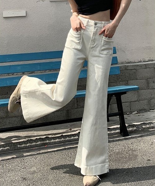 Mejoul(メジュール)の「ポケットデザイン ハイウエストワイドフレアデニムパンツ(デニムパンツ・レディース・ネイビー/ホワイト・M/L)」の22枚目の写真