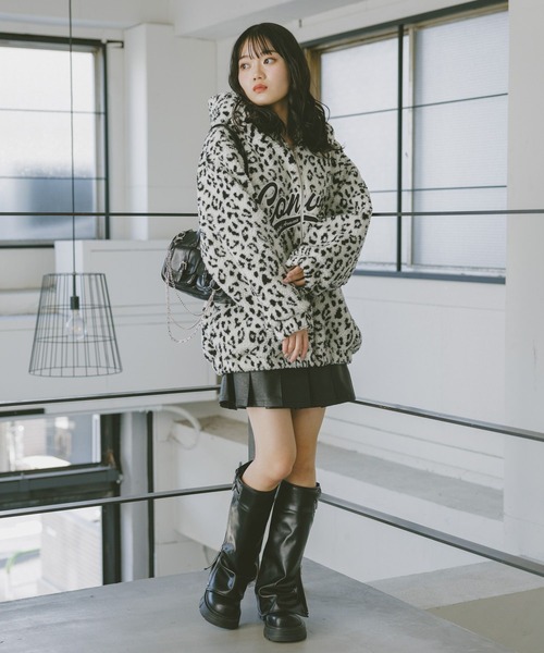 repipi armario(レピピ アルマリオ)の「ボアルーズフーディジャケット(ブルゾン・キッズ・ブラック/レオパード/カモフラージュ・MEDIUM/LARGE)」の5枚目の写真