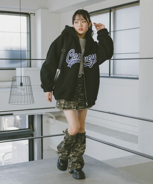 repipi armario(レピピ アルマリオ)の「ボアルーズフーディジャケット(ブルゾン・キッズ・ブラック/レオパード/カモフラージュ・MEDIUM/LARGE)」の8枚目の写真