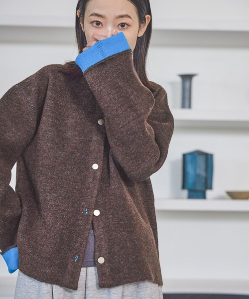 LAKOLE（ラコレ）の「7ゲージ配色ニットカーディガン / 637054（カーディガン/ボレロ・レディース・モカ/ブラウン/グレー/ブラック・FREE）」の4枚目の写真