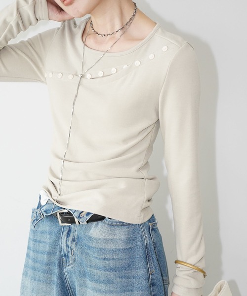 chuclla（チュクラ）の「アシンメトリーボタンライントップス chw26s024（Tシャツ/カットソー・レディース・ホワイト/ライトベージュ/ブラック・FREE）」の13枚目の写真