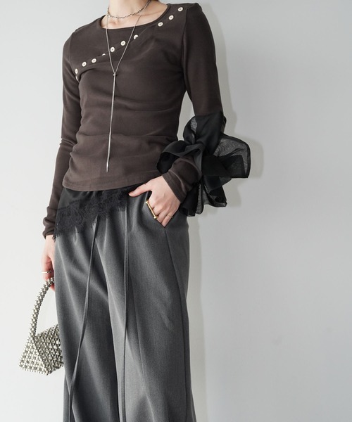 chuclla（チュクラ）の「アシンメトリーボタンライントップス chw26s024（Tシャツ/カットソー・レディース・ホワイト/ライトベージュ/ブラック・FREE）」の17枚目の写真