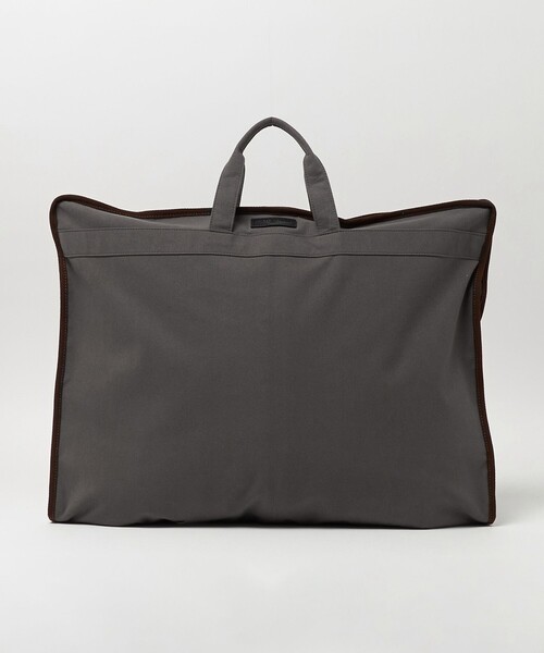 UNITED ARROWS(ユナイテッドアローズ)の「スエードライク ガーメント バッグ(スーツケース/キャリーバッグ・メンズ・ダークグレー/グレー系・FREE)」の2枚目の写真