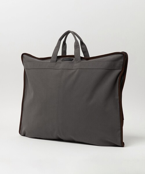 UNITED ARROWS(ユナイテッドアローズ)の「スエードライク ガーメント バッグ(スーツケース/キャリーバッグ・メンズ・ダークグレー/グレー系・FREE)」の5枚目の写真
