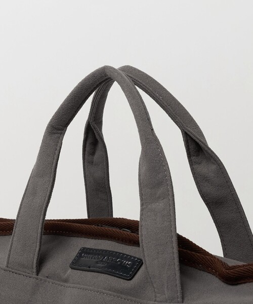 UNITED ARROWS(ユナイテッドアローズ)の「スエードライク ガーメント バッグ(スーツケース/キャリーバッグ・メンズ・ダークグレー/グレー系・FREE)」の6枚目の写真