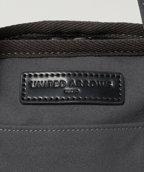 UNITED ARROWS(ユナイテッドアローズ)の「スエードライク ガーメント バッグ(スーツケース/キャリーバッグ・メンズ・ダークグレー/グレー系・FREE)」の16枚目の写真