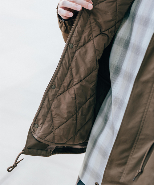 EDIFICE（エディフィス）の「M-65 ライナー ショート  モッズコート（ミリタリージャケット・メンズ・ブラウン/ブラック・MEDIUM/LARGE）」の9枚目の写真