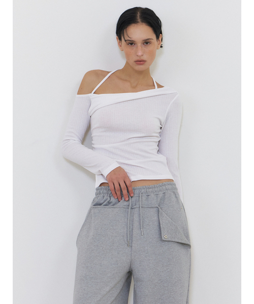 ETMON(エトモン)の「Twisted Halter T-Shirt, Ivory(Tシャツ/カットソー・レディース・その他・FREE)」の2枚目の写真