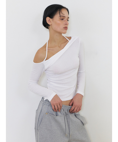 ETMON(エトモン)の「Twisted Halter T-Shirt, Ivory(Tシャツ/カットソー・レディース・その他・FREE)」の4枚目の写真