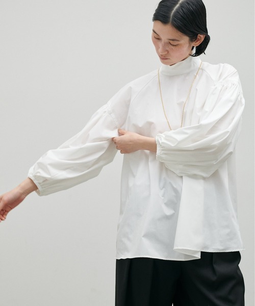 LARUTA（ラルータ）の「【LARUTA】セレモニー対応可／ギャザースリーブ前後2WAYブラウス（シャツ/ブラウス・レディース・ピンク/ネイビー/オフホワイト・FREE）」の6枚目の写真