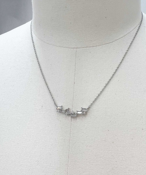 NOELA(ノエラ)の「ビジューラインネックレス(ネックレス・レディース・シルバー/ゴールド・フリー)」の2枚目の写真