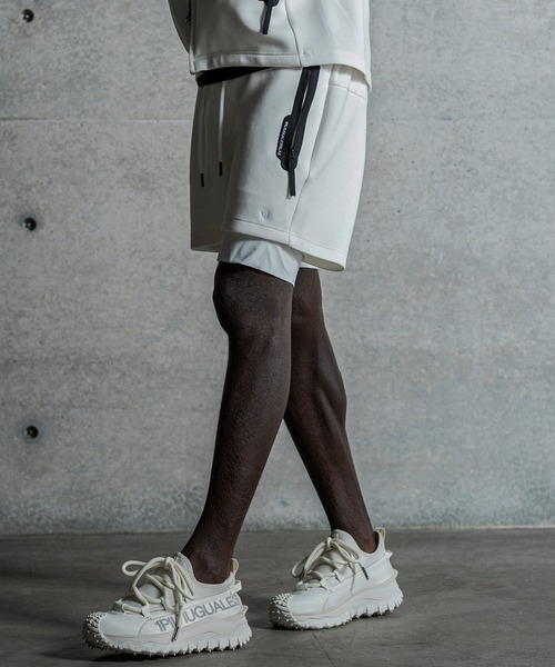 1PIU1UGUALE3  RELAX （ウノピゥウノウグァーレトレ リラックス）の「1PIU1UGUALE3 RELAX(ウノピゥウノウグァーレトレ リラックス)バーティカルポケット テックショートパンツ（その他パンツ・メンズ・グレー/ブラック/ホワイト・S/M/L/XL/XXL）」の5枚目の写真
