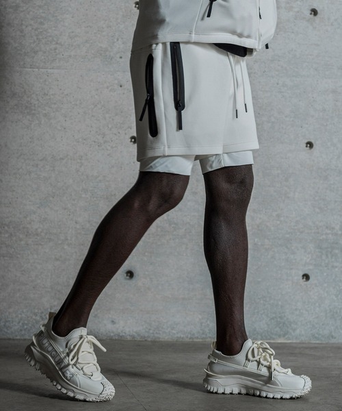 1PIU1UGUALE3  RELAX （ウノピゥウノウグァーレトレ リラックス）の「1PIU1UGUALE3 RELAX(ウノピゥウノウグァーレトレ リラックス)バーティカルポケット テックショートパンツ（その他パンツ・メンズ・グレー/ブラック/ホワイト・S/M/L/XL/XXL）」の7枚目の写真