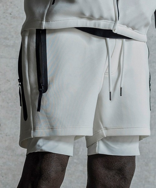 1PIU1UGUALE3  RELAX （ウノピゥウノウグァーレトレ リラックス）の「1PIU1UGUALE3 RELAX(ウノピゥウノウグァーレトレ リラックス)バーティカルポケット テックショートパンツ（その他パンツ・メンズ・グレー/ブラック/ホワイト・S/M/L/XL/XXL）」の9枚目の写真