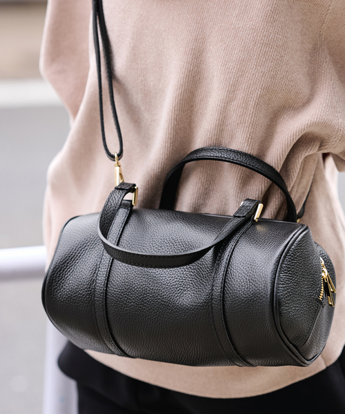 FRAMeWORK(フレームワーク)の「AULENTTI/オウレンティ DUFFEL SHOULDER バッグ(ショルダーバッグ・レディース・キャメル/ブラック・FREE)」の9枚目の写真