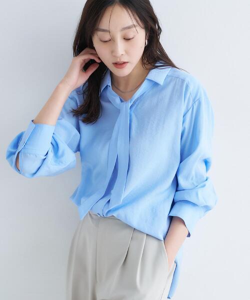 UNTITLED（アンタイトル）の「リラックスボウタイブラウス（シャツ/ブラウス・レディース・ライトブルー/チャコールグレー/オフホワイト・44/02/50/48/04/00）」の13枚目の写真