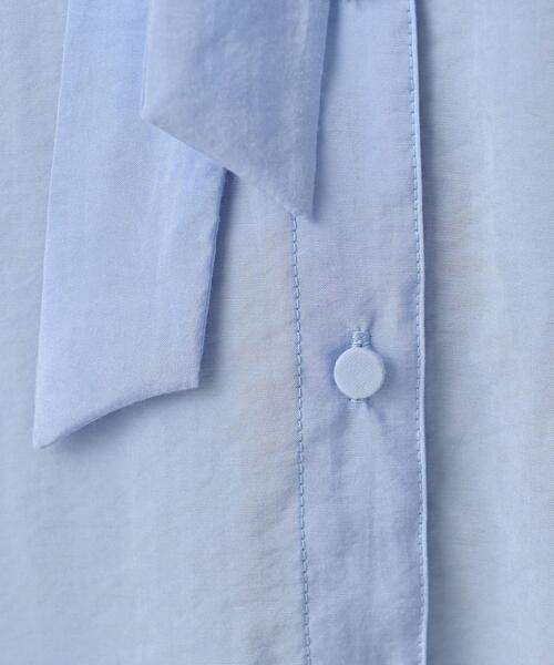 UNTITLED（アンタイトル）の「リラックスボウタイブラウス（シャツ/ブラウス・レディース・ライトブルー/チャコールグレー/オフホワイト・44/02/50/48/04/00）」の17枚目の写真