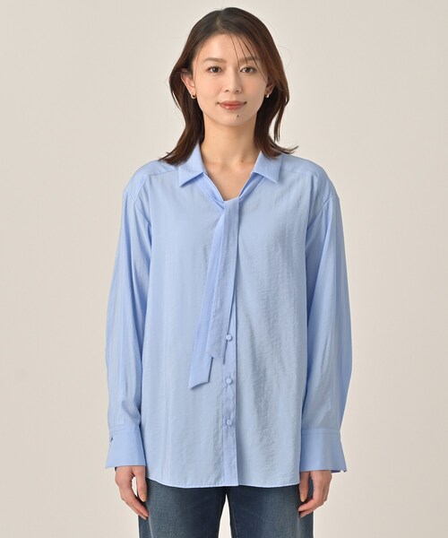 UNTITLED（アンタイトル）の「リラックスボウタイブラウス（シャツ/ブラウス・レディース・ライトブルー/チャコールグレー/オフホワイト・44/02/50/48/04/00）」の18枚目の写真