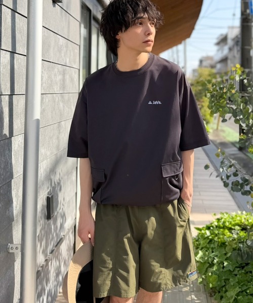 Java(ジャバ)の「【接触冷感・吸水速乾機能付き】《JaVaジャバコラボ》便利なBIGポケット&裾ドローコード付き!高機能マイクロメッシュTシャツ(Tシャツ/カットソー・メンズ・ベージュ/ブラック/グレー・LARGE/MEDIUM/SMALL)」の16枚目の写真