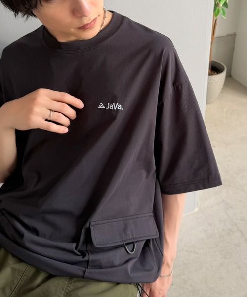 Java(ジャバ)の「【接触冷感・吸水速乾機能付き】《JaVaジャバコラボ》便利なBIGポケット&裾ドローコード付き!高機能マイクロメッシュTシャツ(Tシャツ/カットソー・メンズ・ベージュ/ブラック/グレー・LARGE/MEDIUM/SMALL)」の18枚目の写真