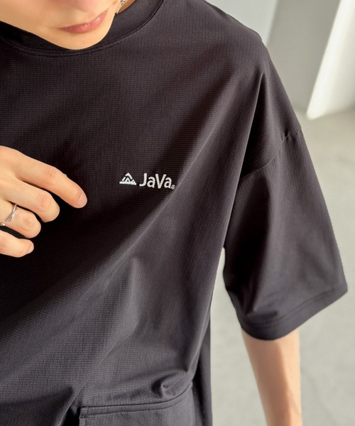 Java(ジャバ)の「【接触冷感・吸水速乾機能付き】《JaVaジャバコラボ》便利なBIGポケット&裾ドローコード付き!高機能マイクロメッシュTシャツ(Tシャツ/カットソー・メンズ・ベージュ/ブラック/グレー・LARGE/MEDIUM/SMALL)」の19枚目の写真