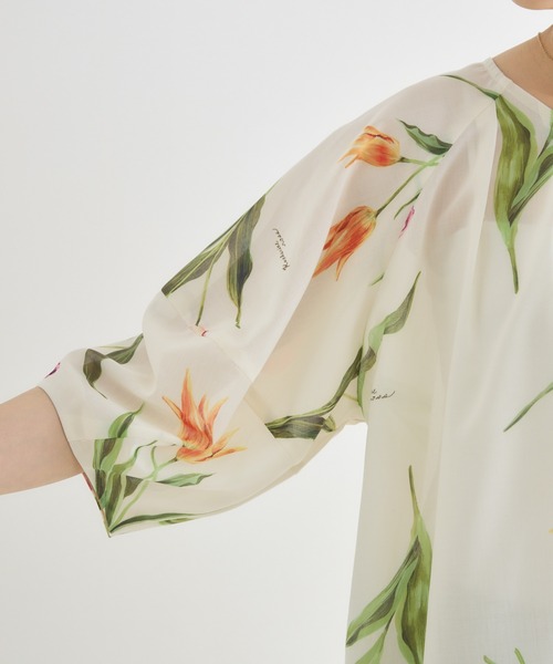 KATHARINE ROSS（キャサリンロス）の「【KATHARINE ROSS】チューリッププリントブラウス（シャツ/ブラウス・レディース・ネイビー/アイボリー・FREE）」の4枚目の写真