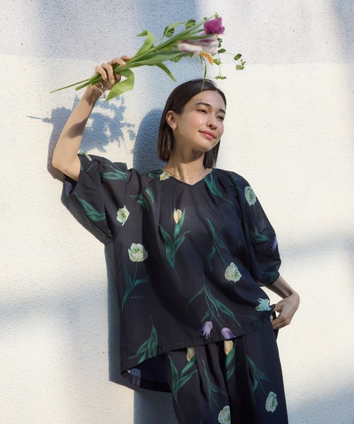 KATHARINE ROSS（キャサリンロス）の「【KATHARINE ROSS】チューリッププリントブラウス（シャツ/ブラウス・レディース・ネイビー/アイボリー・FREE）」の8枚目の写真