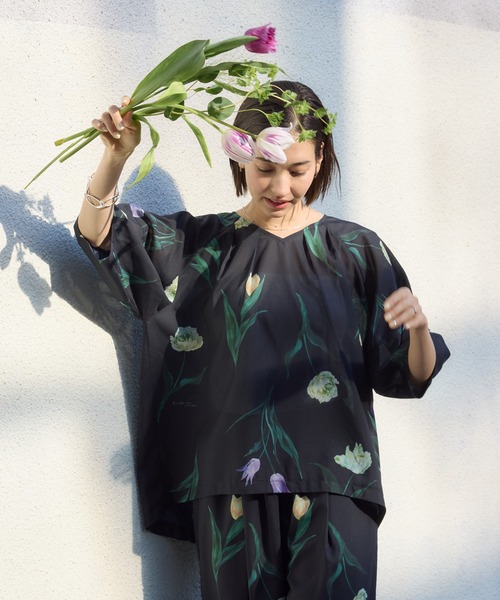 KATHARINE ROSS（キャサリンロス）の「【KATHARINE ROSS】チューリッププリントブラウス（シャツ/ブラウス・レディース・ネイビー/アイボリー・FREE）」の10枚目の写真