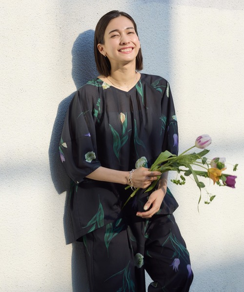 KATHARINE ROSS（キャサリンロス）の「【KATHARINE ROSS】チューリッププリントブラウス（シャツ/ブラウス・レディース・ネイビー/アイボリー・FREE）」の12枚目の写真