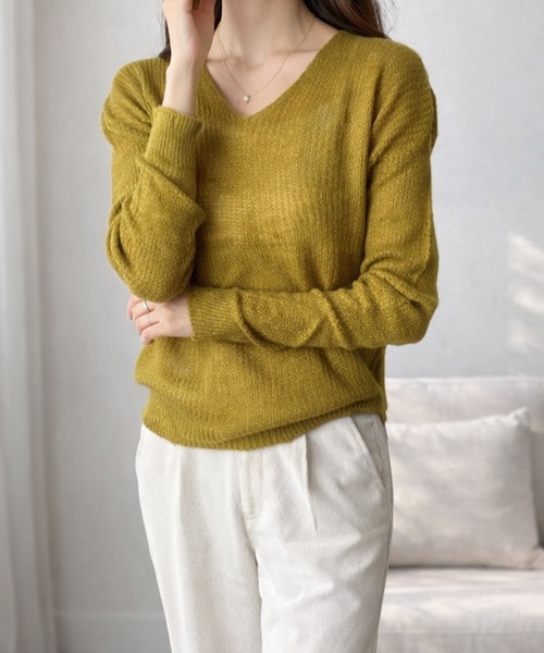 Dewlily(デューリリー)の「抜け感のあるVネックデザイン◎ ルーズ透かし編みVネックニット(ニット/セーター・レディース・イエロー/グリーン/ピンク/ホワイト/ブルー/グレー/ブラック・FREE)」の16枚目の写真