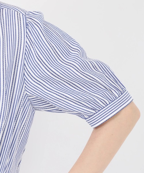 STRAWBERRY-FIELDS（ストロベリーフィールズ）の「【元宝塚トップ娘役 舞空瞳さん着用】キャンディストライプ_ストライプノーカラーフィット＆フレアーワンピース（ワンピース・レディース・ブルー/ブラック・1/2）」の8枚目の写真