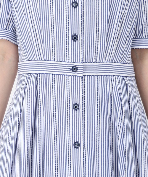 STRAWBERRY-FIELDS（ストロベリーフィールズ）の「【元宝塚トップ娘役 舞空瞳さん着用】キャンディストライプ_ストライプノーカラーフィット＆フレアーワンピース（ワンピース・レディース・ブルー/ブラック・1/2）」の9枚目の写真