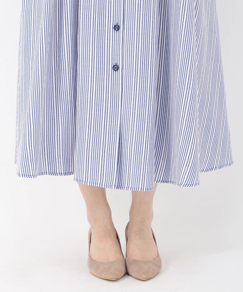 STRAWBERRY-FIELDS（ストロベリーフィールズ）の「【元宝塚トップ娘役 舞空瞳さん着用】キャンディストライプ_ストライプノーカラーフィット＆フレアーワンピース（ワンピース・レディース・ブルー/ブラック・1/2）」の11枚目の写真