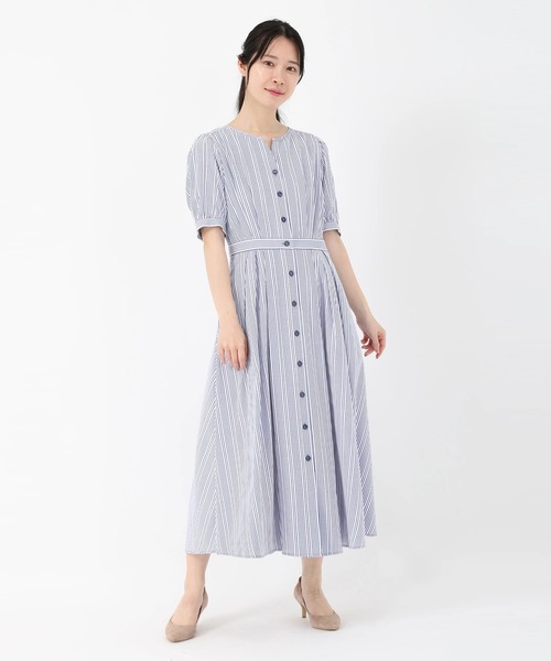 STRAWBERRY-FIELDS（ストロベリーフィールズ）の「【元宝塚トップ娘役 舞空瞳さん着用】キャンディストライプ_ストライプノーカラーフィット＆フレアーワンピース（ワンピース・レディース・ブルー/ブラック・1/2）」の12枚目の写真