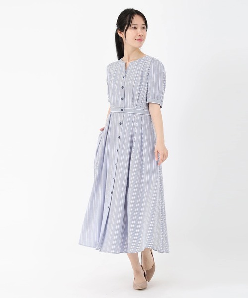 STRAWBERRY-FIELDS（ストロベリーフィールズ）の「【元宝塚トップ娘役 舞空瞳さん着用】キャンディストライプ_ストライプノーカラーフィット＆フレアーワンピース（ワンピース・レディース・ブルー/ブラック・1/2）」の16枚目の写真