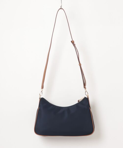 COLE HAAN(コールハーン)の「ジョディー ナイロン ショルダー バッグ womens(ショルダーバッグ・レディース・ネイビー・OSFA)」の5枚目の写真