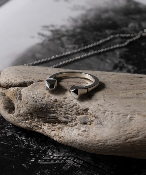【MAISON CLUB】Square Cut Open Ring